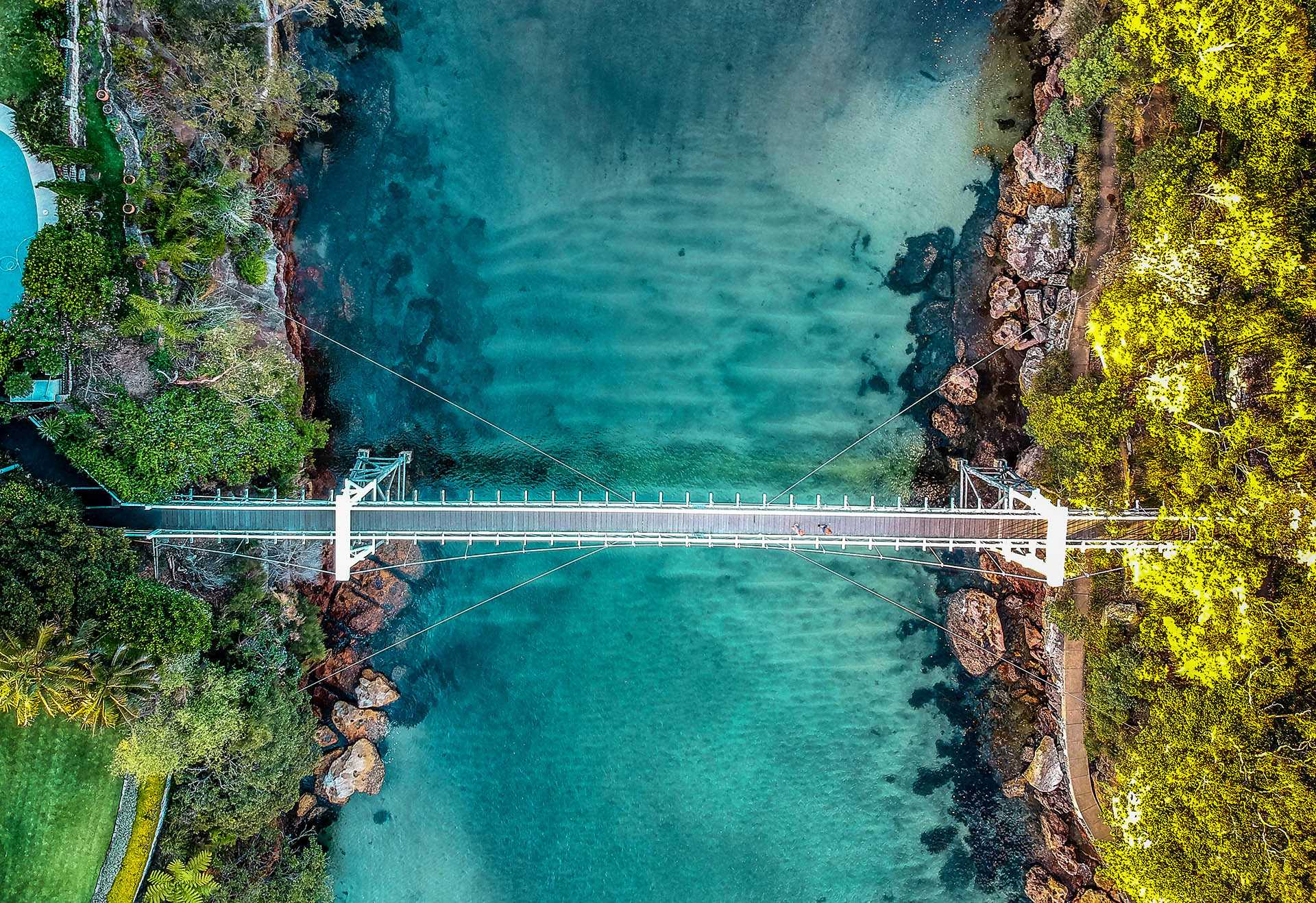 Brücke verbindet Landschaften